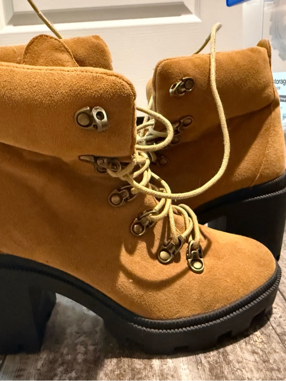 Women's Tan Suede Lace-Up Heeled Hiking Boots